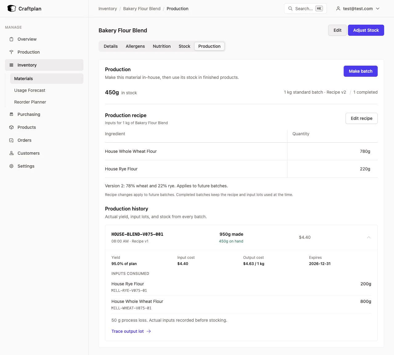 Bakery Flour Blend production page showing 450 g remaining, the current version 2 recipe, and the completed version 1 batch with 950 g yield and its actual input lots
